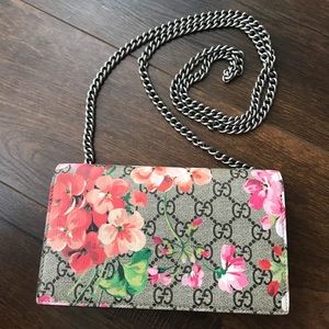 Gucci GG Blooms Supreme Chain Wallet